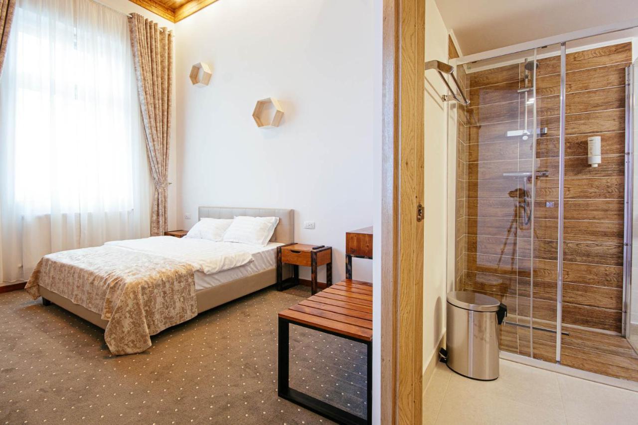 Buchenland Hotel Câmpulung Moldovenesc Екстериор снимка
