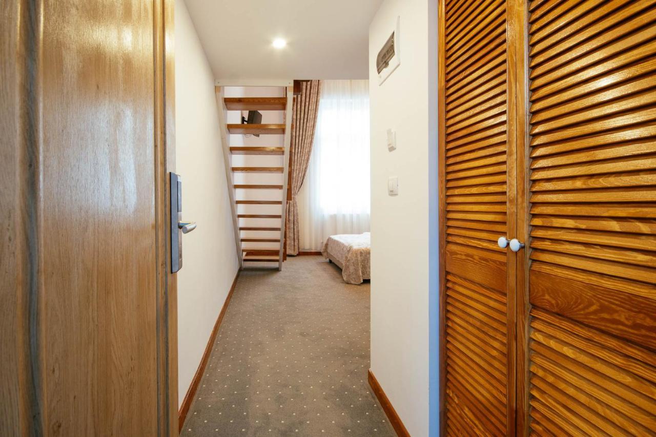 Buchenland Hotel Câmpulung Moldovenesc Екстериор снимка